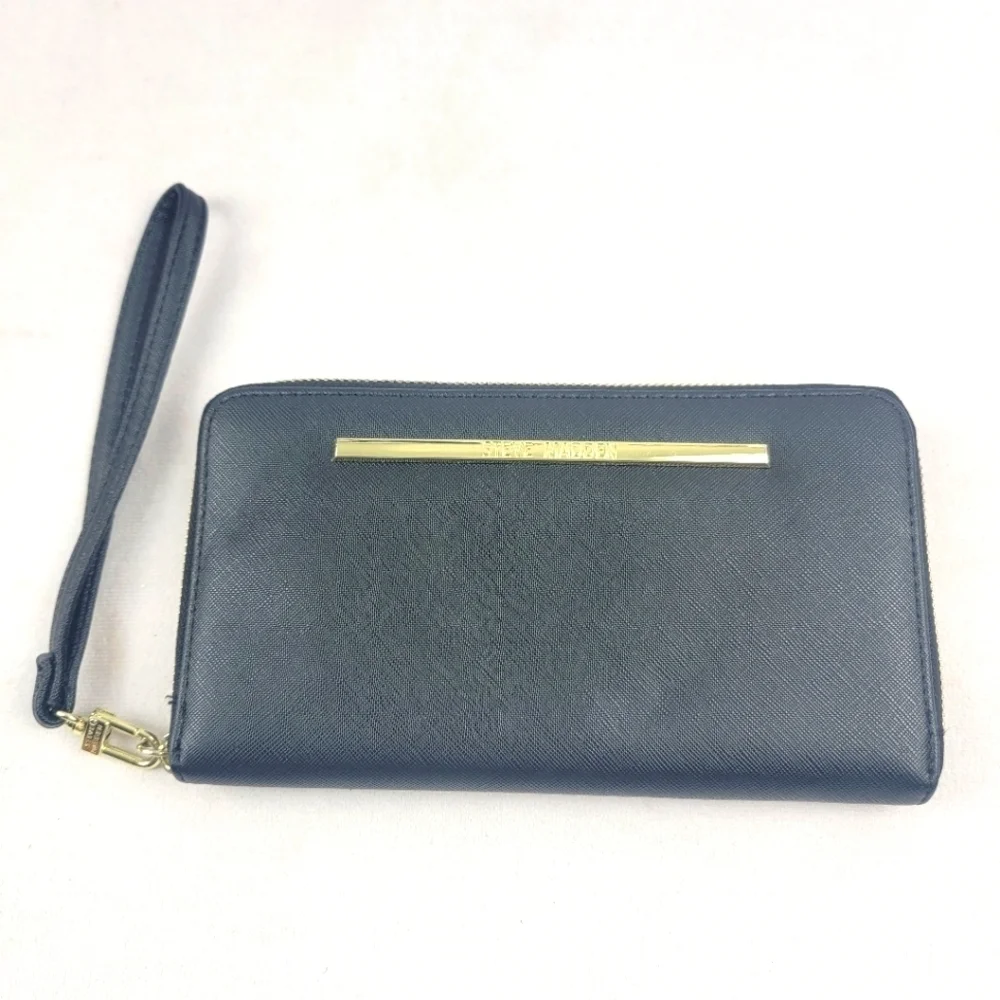 Steve Madden black vegan leather zip‎ wallet / wristlet 8.25